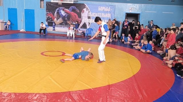 1й этап кубка детской лиги самбо 
Турнир памяти мастера спорта СССР Н.В. Ролевича, Илья 1 схватка