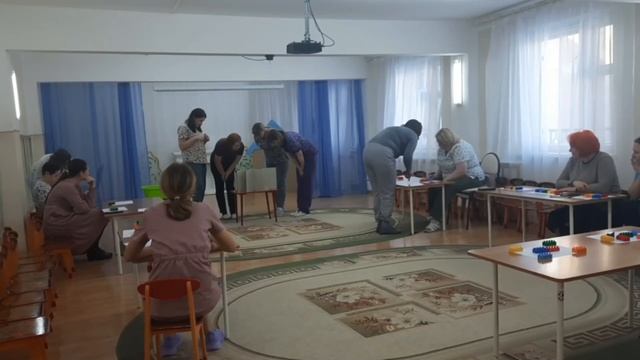 В МАДОУ № 9 мастер-класс для педагогов «Шесть кирпичиков»