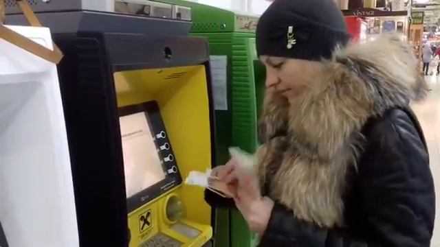 СНЯЛА С БАНКОМАТА  ОЛЯ Партнёр Людмилы Тарасовой