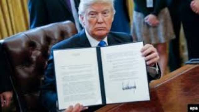 Сайт Белого дома испаноязычная версия недоступна после Трампа