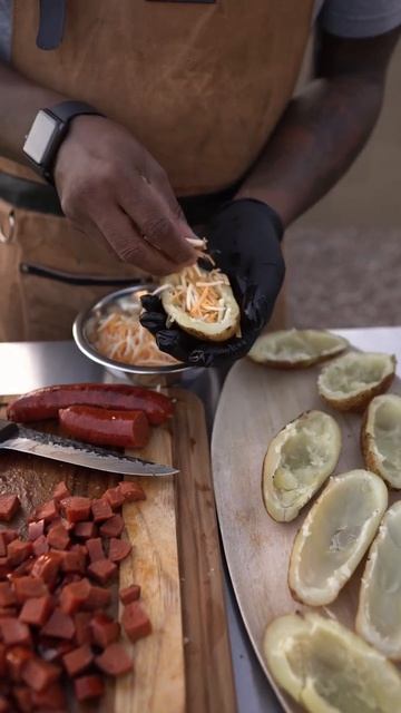 Loaded Potato Skins w/ @evergoodsausage 🥔🔥 #gameday #tailgate #superbowl #superbowl2023
