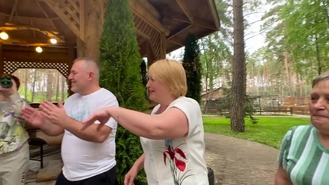 Стас Михайлов и Ирина Аллегрова на заднем дворе!