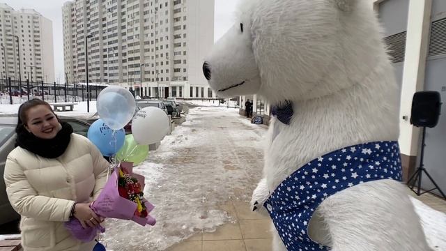 Неожиданно поздравили на улице