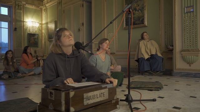 Ambika Vanesvari - 27/04/2022  - Radhadesh Evening Kirtans