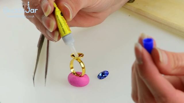 How to set a Swarovski Rivoli Crystal in to a ring