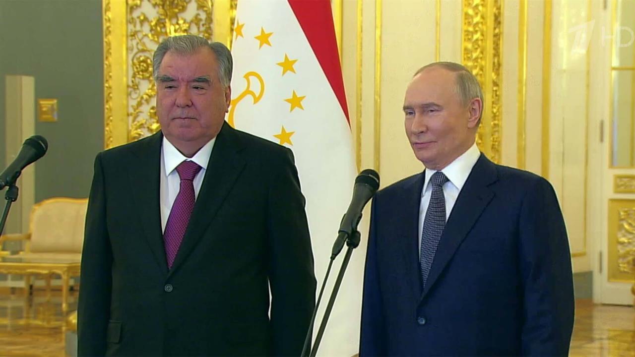 Владимир Путин в Кремле принимает президента Таджикистана Эмомали Рахмона