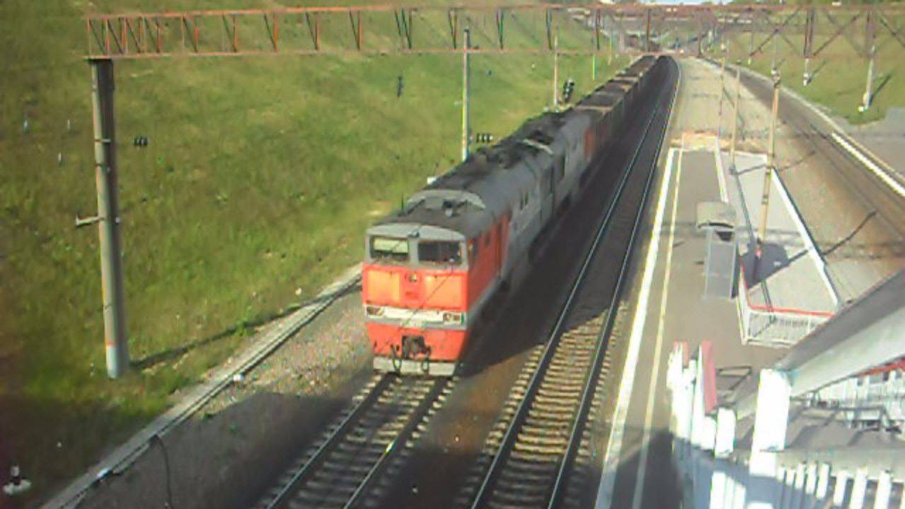 Тепловоз 2ТЭ116-0632 на подъёме.