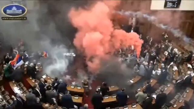 НОВОСТИ - СЕРБИЯ УСТАЛА, ПУСТЬ РЕЖИМ ПАДЕТ