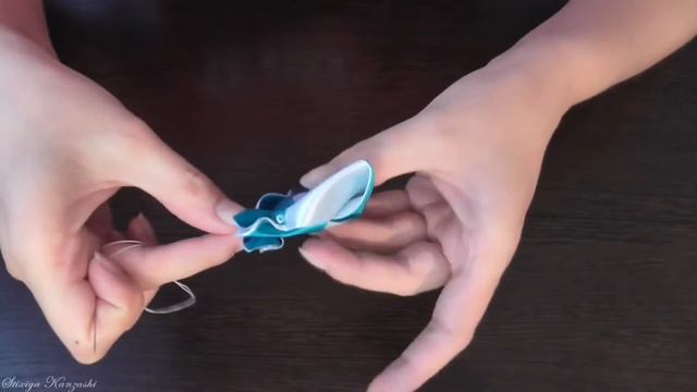 Decoration on headband Kanzashi / White-turquoise bow