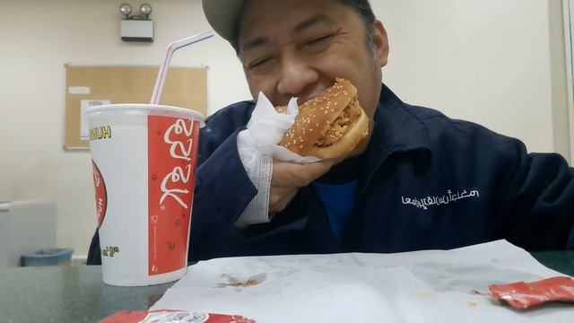 Burger midnight snacks/pinoy mukbang