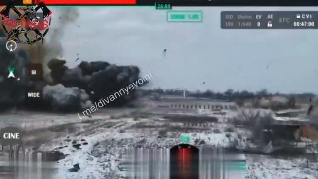 момент прилёта ФАБ-3000 с УМПК по расположению украинских военнослужащих в Курской области.