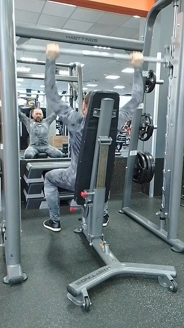#тренировка#мышц плеч #20кг #shorts#30 раз#