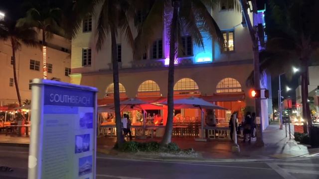 (Walking through) 🌗🏝 Early Morning on Ocean Drive 🏝🌓  MIAMI BEACH (08/18/22) Fl, USA 🇺🇸❤️