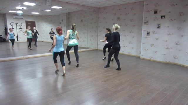 Salsa NY, ladies styling in Mambotime