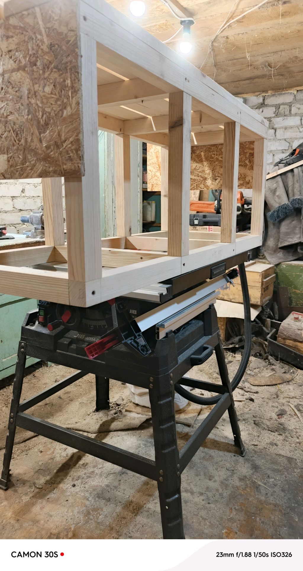 Делаю гнёзда для кур