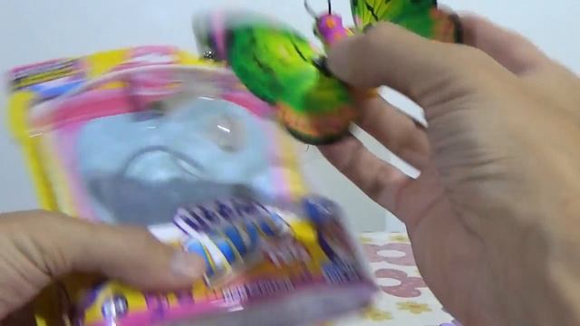 Мисс Кэти (Miss Katy) - Katy and dad are playing with a butterfly