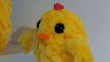 Вы такую игрушку точно не вязали.  Цыплёнок бегун🐥