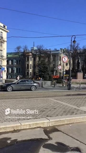 Санкт-Петербург. 17.03.2025. Кронверский проспект и памятник Максиму Горькому
