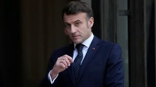 Макрон заявил о размещении ядерного оружия на авиабазе на границе с ФРГ.