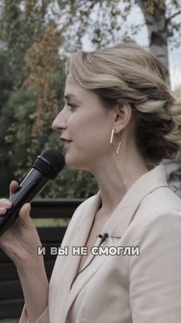 Кто должен выносить кольца на свадебной церемонии?