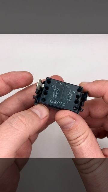 Выключатель одноклавишный с подсветкой ABB Niessen Zenit, серебристый, N2104.5 PL