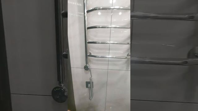 Полотенцесушитель электрический Роснерж Трапеция, 700 x 400, ТЭН слева