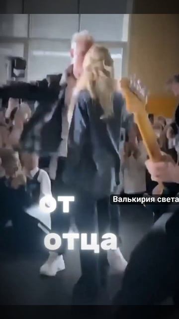 Бедные дети.Калечат психику с юных лет.