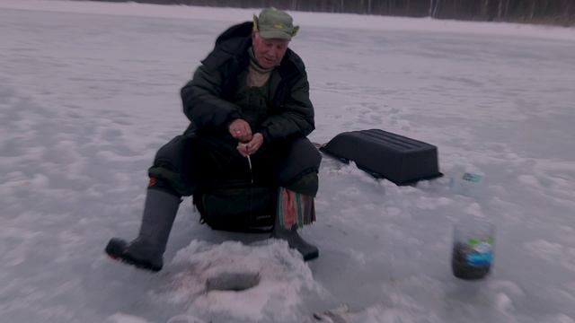 По последнему льду на Валдае