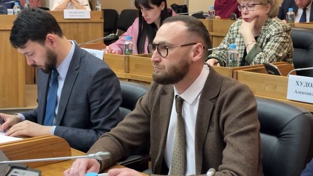 Олег Кожемяко поручил усилить контроль за пожарной обстановкой в Приморье.