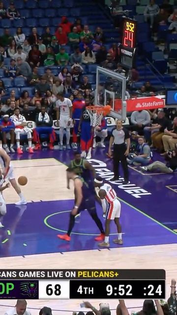 Zion GETS UP FOR THE POSTER!