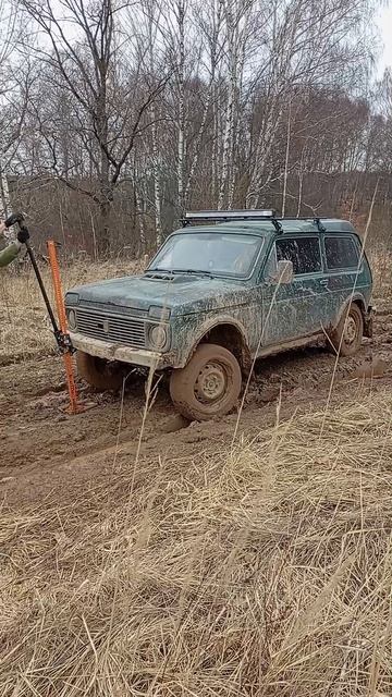 Домкрат наше все😁 #нива #нивафора #лайфхак