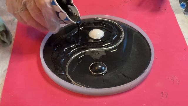 (175) YIN YANG PLAQUE (#resinart )The Good, the Bad and the Ugly😂 Or How not to make it! #tutorial
