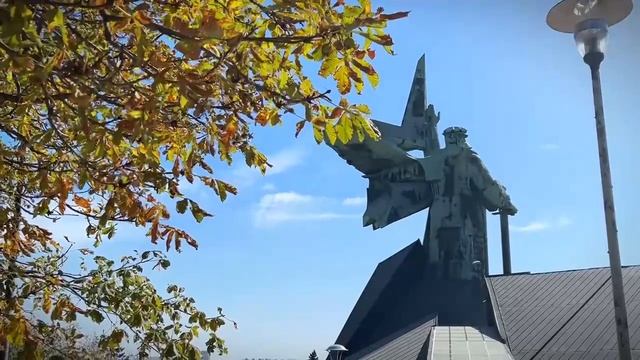 Видео 1 Смотри под ноги, слушай небо