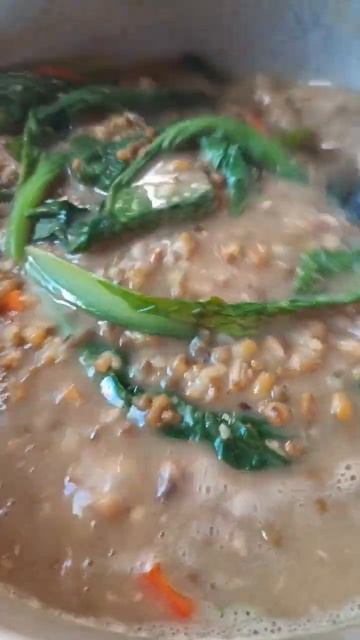 Mung beans stew with pig leg meat