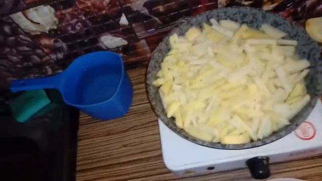 Картошка жареная на домашнем сале.