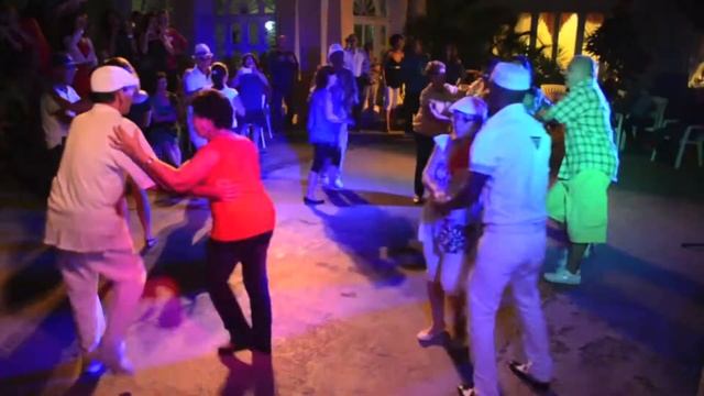Rueda De Casino: Salsa Meets Swing!