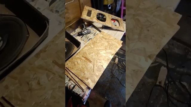 Мощная самодельная музыкальная колонка своими руками