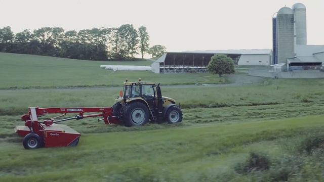 Challenger MT400E Series Tractors