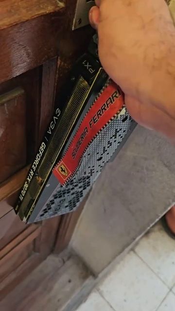 Старый брелок, пора на 5080 обновлять.