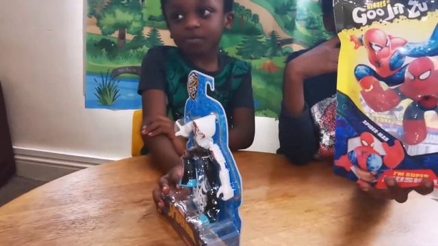 NEW HEROES OF GOO JIT ZU SUPERHEROES | BEND AND FLEX TOY UNBOXING AND REVIEW