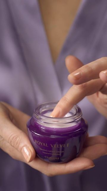 Подтягивающий дневной крем Royal Velvet

Код: 47005