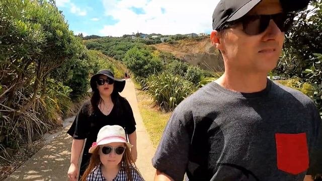 Muriwai Beach and Ice cream | Family of Three