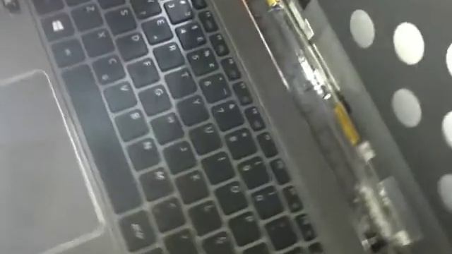 Colar plástico rígido - Tampa quebrada ultrabook SAMSUNG - Série 5 (Vídeo 2)