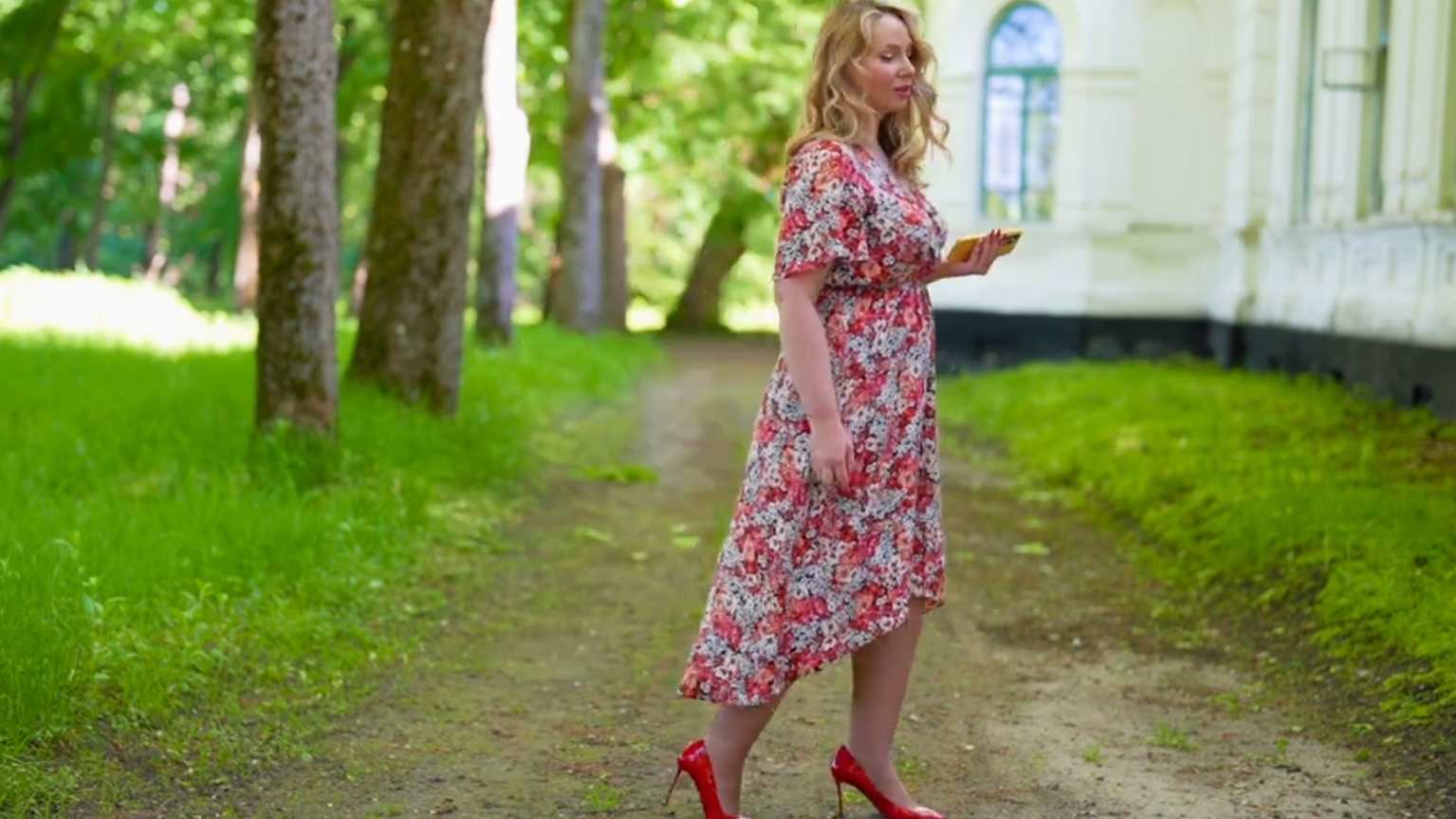 ДЕВУШКА КРАСОТКА / MILF