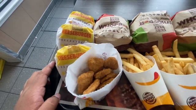 É UM ABSURDO O PREÇO DO BURGER KING NOS ESTADOS UNIDOS
