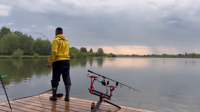Чорні Амури і Коропи розгинають гачки