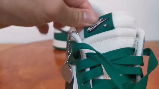 Nike dunk low SE lottery pack malachite green (on feet)