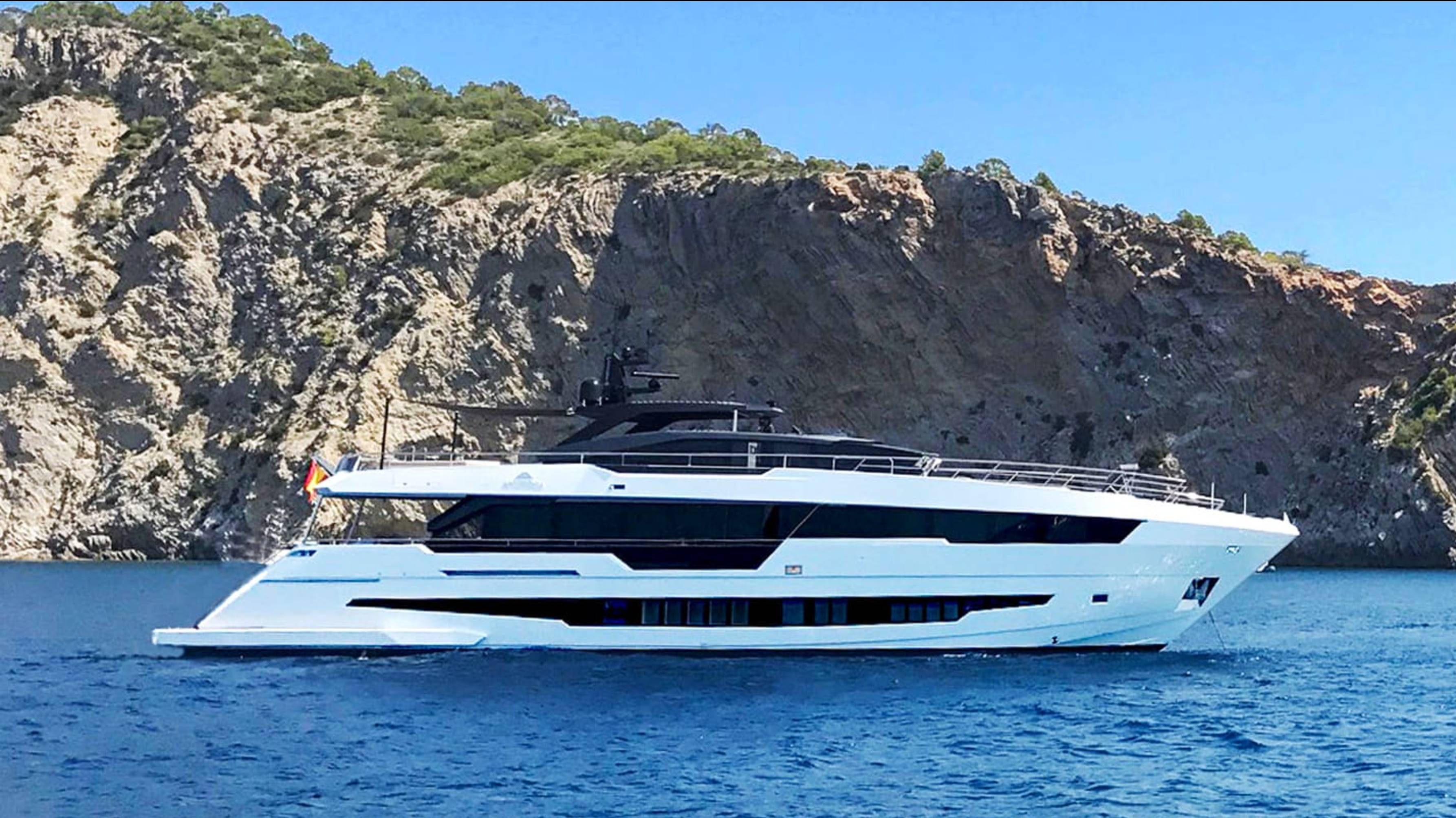 Astondoa 100 Century yacht