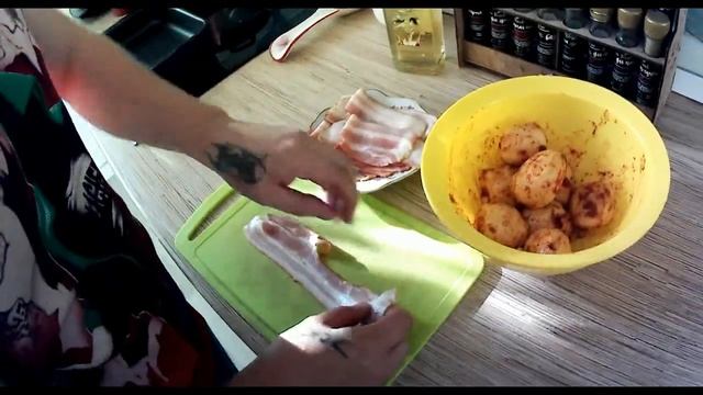 Проще чем пожарить картошку, запеченый картофель в беконе! просто и вкусно