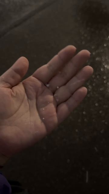 ❄️Москву под вечер закидало мелким градом❄️